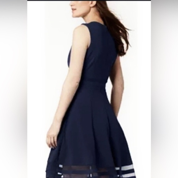 Calvin Klein navy blue lace illusion trim fit & flare sheath dress size 8 petite - Picture 5 of 5